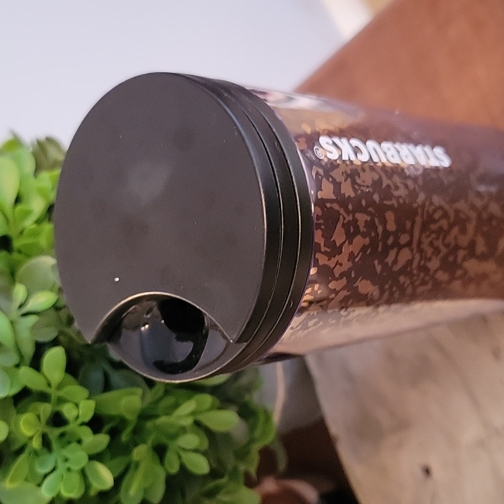 Starbucks 2020 Black & Gold travel mug with sealing twist lid - Picture 3 of 5